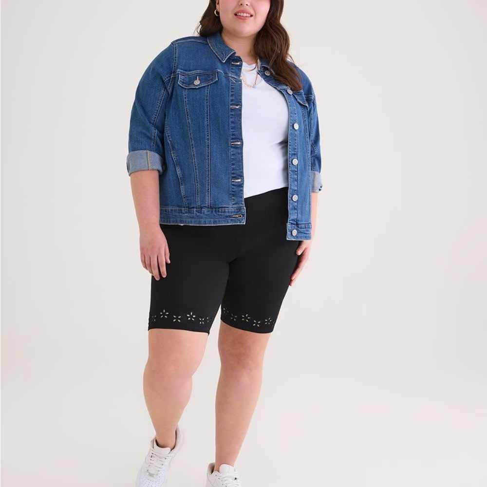 2/$20 - 2X - Pennington’s Black Biker - Exercise Shorts with Eyelet Hem Design